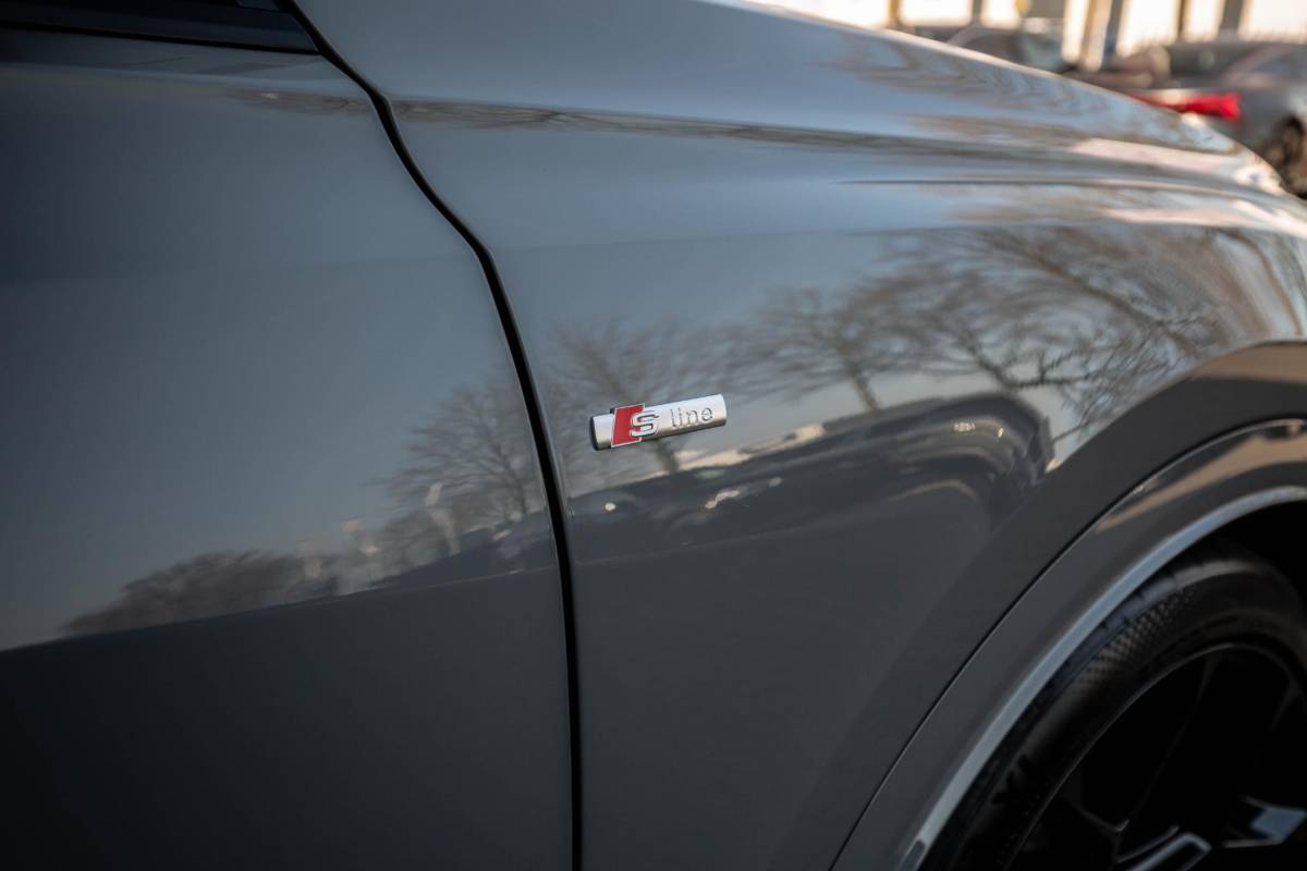 Audi Q8 Audi Q8 60 TFSI e Competition 490pk, Nardo, Full-options 2026
