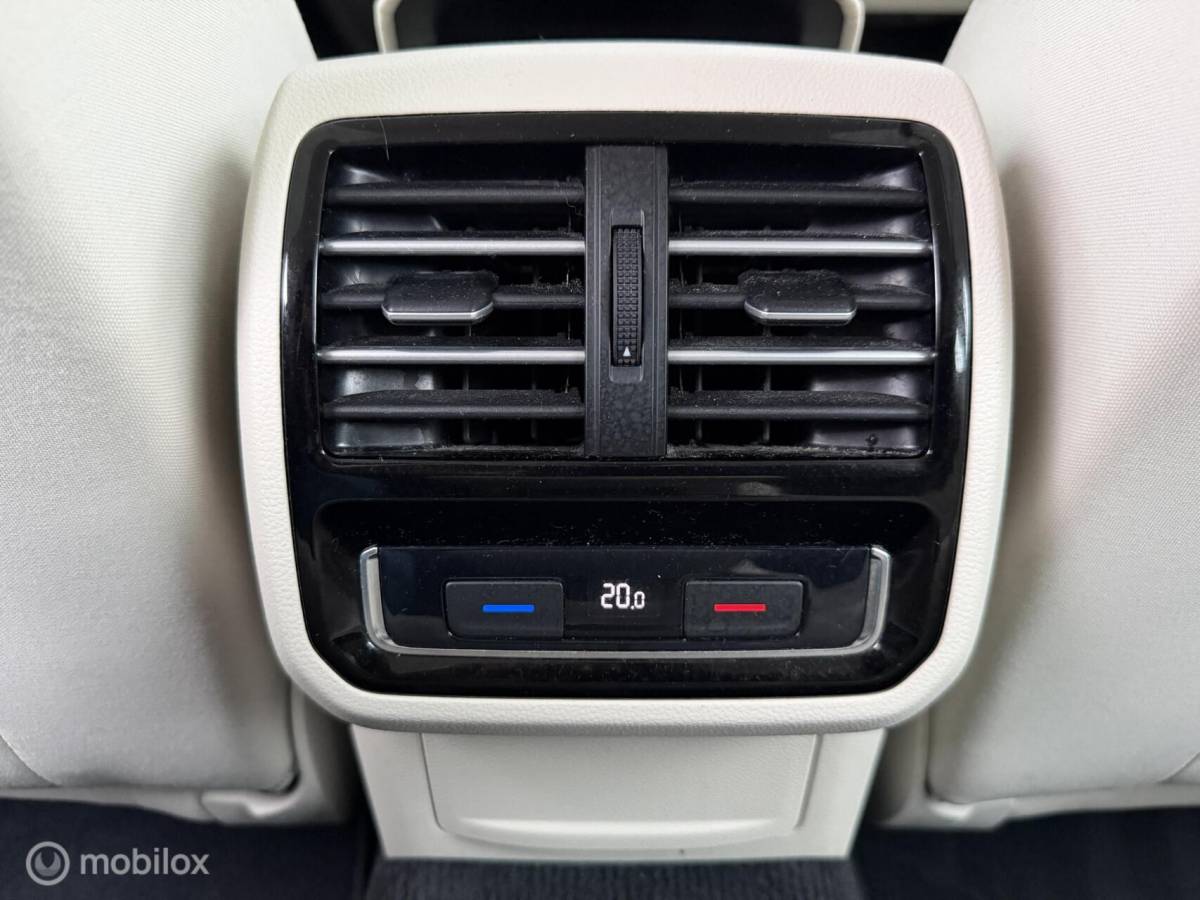 Volkswagen Passat Volkswagen Passat Variant 1.4 TSI ACT DSG CFL ADABCR*CARPLAY*HAAK