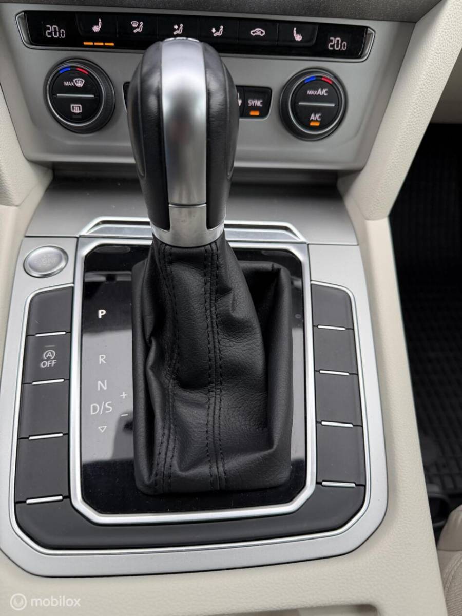 Volkswagen Passat Volkswagen Passat Variant 1.4 TSI ACT DSG CFL ADABCR*CARPLAY*HAAK