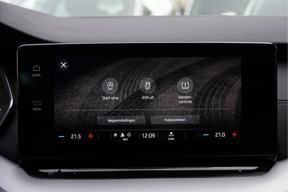 Škoda Octavia ŠKODA Octavia Combi 1.0 TSI Business Edition BJ2021 Lmv 16″ | Led V+A | Pdc | Navi | Dynamische knipperlichten | Elek. achterklep | App-Connect | Dashboard verlichting | Virtual cockpit | Climate control | Cruise control | Extra getint glas