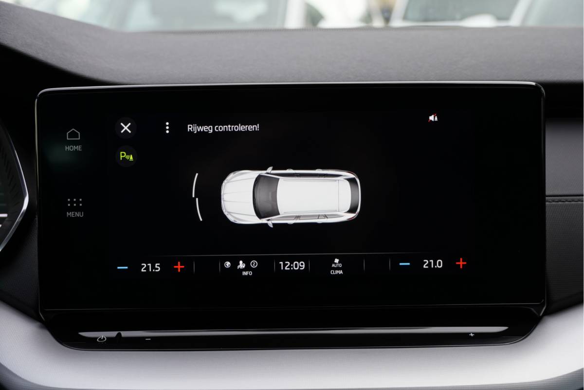 Škoda Octavia ŠKODA Octavia Combi 1.0 TSI Business Edition BJ2021 Lmv 16″ | Led V+A | Pdc | Navi | Dynamische knipperlichten | Elek. achterklep | App-Connect | Dashboard verlichting | Virtual cockpit | Climate control | Cruise control | Extra getint glas