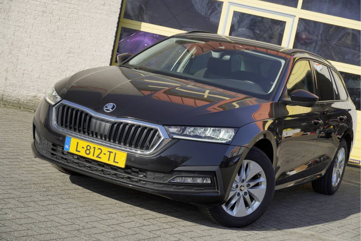 Škoda Octavia ŠKODA Octavia Combi 1.0 TSI Business Edition BJ2021 Lmv 16″ | Led V+A | Pdc | Navi | Dynamische knipperlichten | Elek. achterklep | App-Connect | Dashboard verlichting | Virtual cockpit | Climate control | Cruise control | Extra getint glas