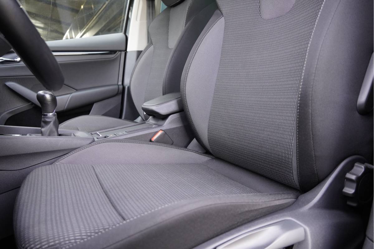 Škoda Octavia ŠKODA Octavia Combi 1.0 TSI Business Edition BJ2021 Lmv 16″ | Led V+A | Pdc | Navi | Dynamische knipperlichten | Elek. achterklep | App-Connect | Dashboard verlichting | Virtual cockpit | Climate control | Cruise control | Extra getint glas