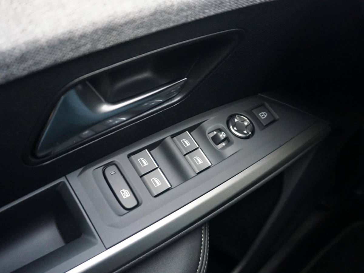 Peugeot 3008 Peugeot 3008 1.2 Hybrid 145 GT | 360 Vision & Drive Assist Plus Pack |