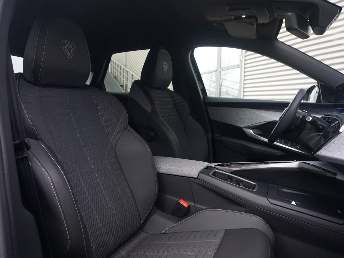 Peugeot 3008 Peugeot 3008 1.2 Hybrid 145 GT | 360 Vision & Drive Assist Plus Pack |