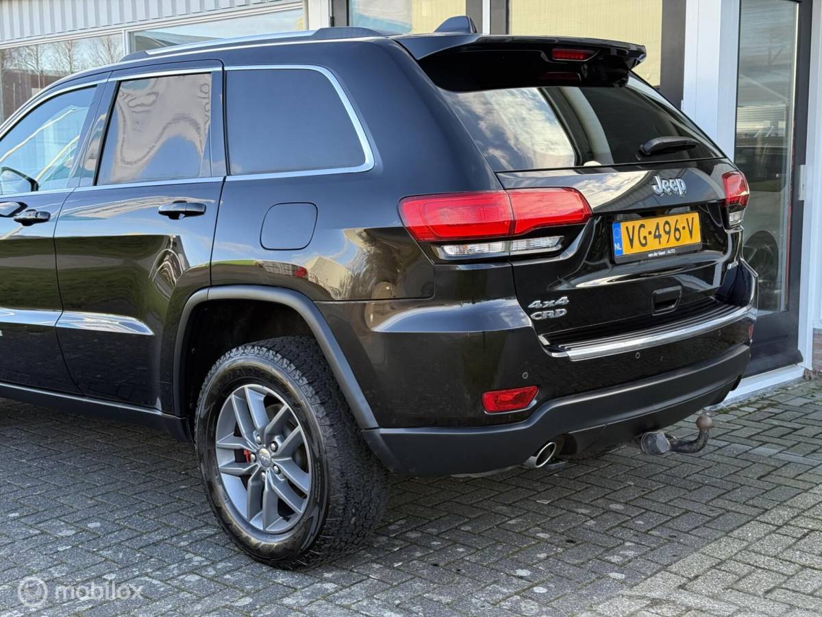 Jeep Grand Cherokee Jeep Grand Cherokee 3.0 CRD Laredo / Grijs kenteken / Leder