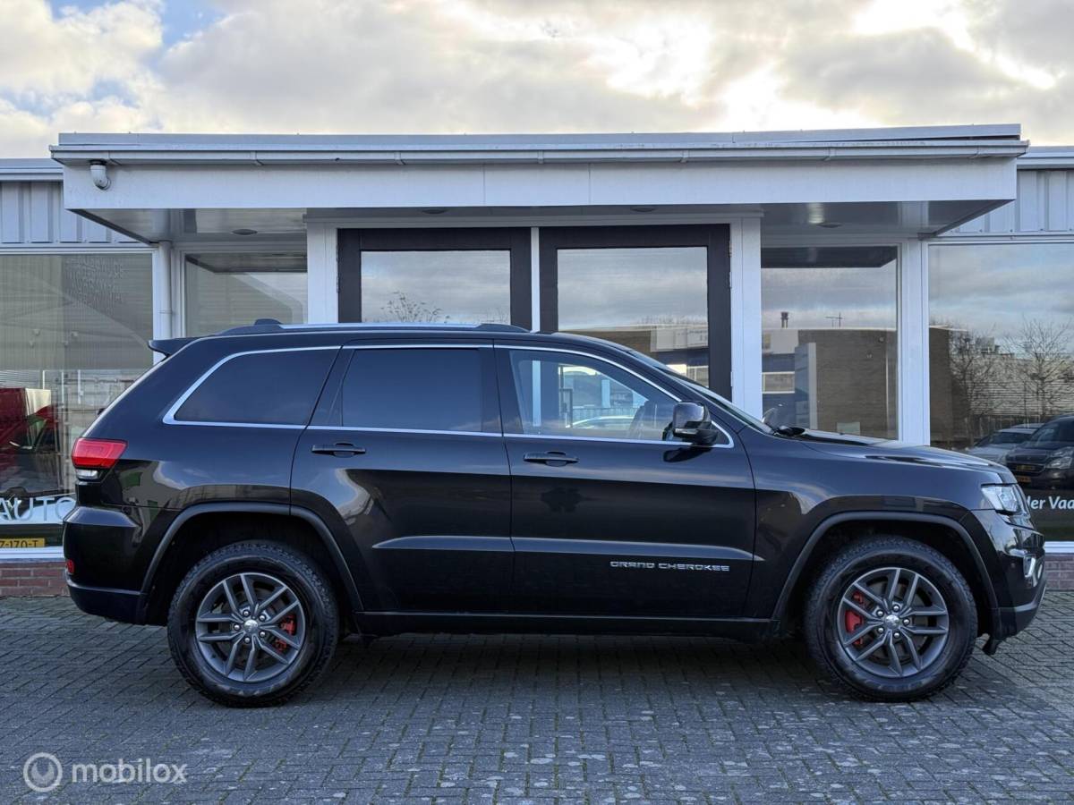 Jeep Grand Cherokee Jeep Grand Cherokee 3.0 CRD Laredo / Grijs kenteken / Leder