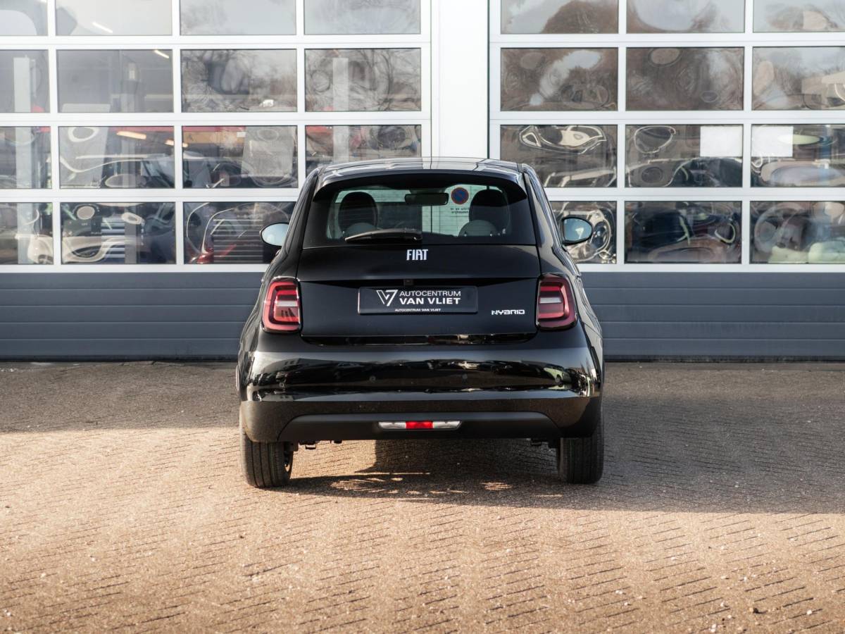 Fiat 500 Fiat 500 Hybrid La Prima | Clima | LED | PDC | JBL Premium Audio | 17″ | Camera | Canneloni Ivory/Piombo interieur