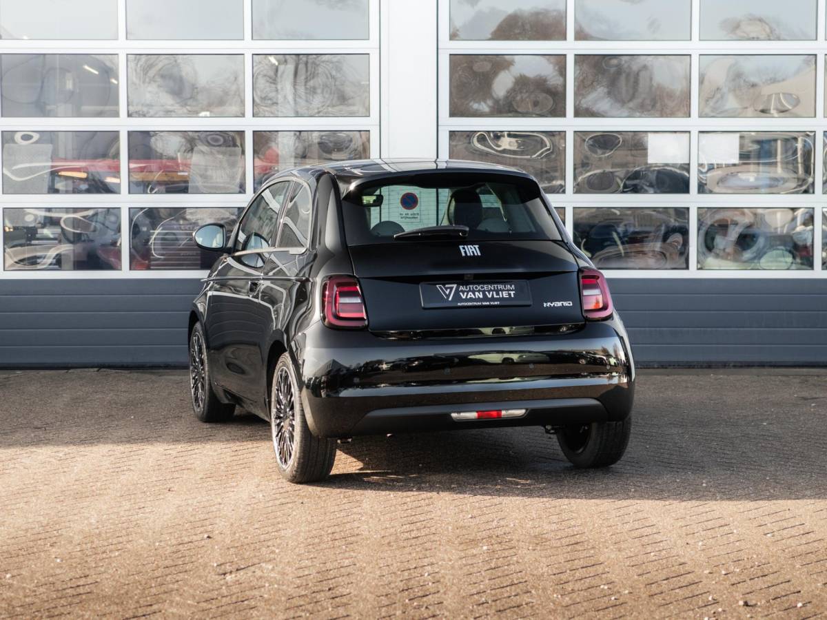 Fiat 500 Fiat 500 Hybrid La Prima | Clima | LED | PDC | JBL Premium Audio | 17″ | Camera | Canneloni Ivory/Piombo interieur