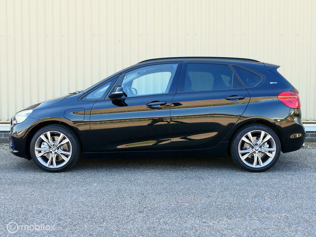 BMW 2 Serie BMW 2-serie Active Tourer 225XE Sport Line – leer – LED – 18 inch