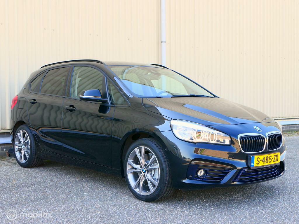 BMW 2 Serie BMW 2-serie Active Tourer 225XE Sport Line – leer – LED – 18 inch