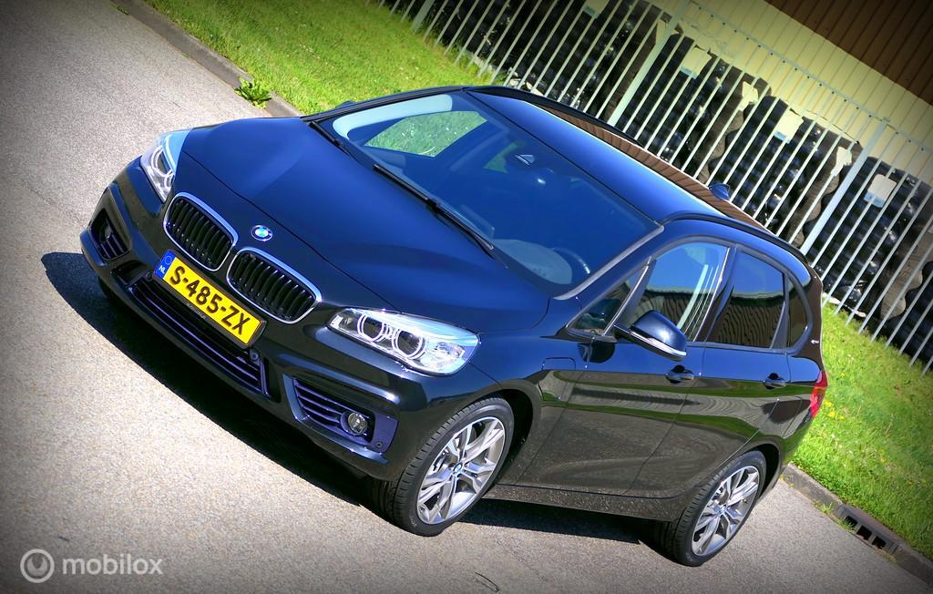 BMW 2 Serie BMW 2-serie Active Tourer 225XE Sport Line – leer – LED – 18 inch