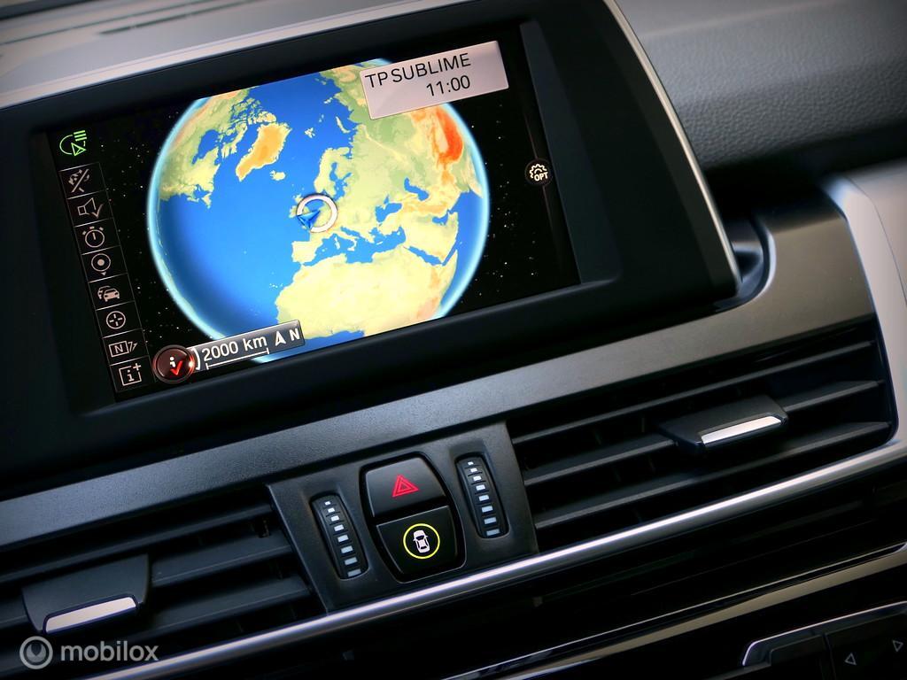 BMW 2 Serie BMW 2-serie Active Tourer 225XE Sport Line – leer – LED – 18 inch