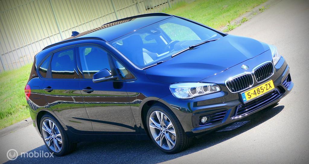 BMW 2 Serie BMW 2-serie Active Tourer 225XE Sport Line – leer – LED – 18 inch