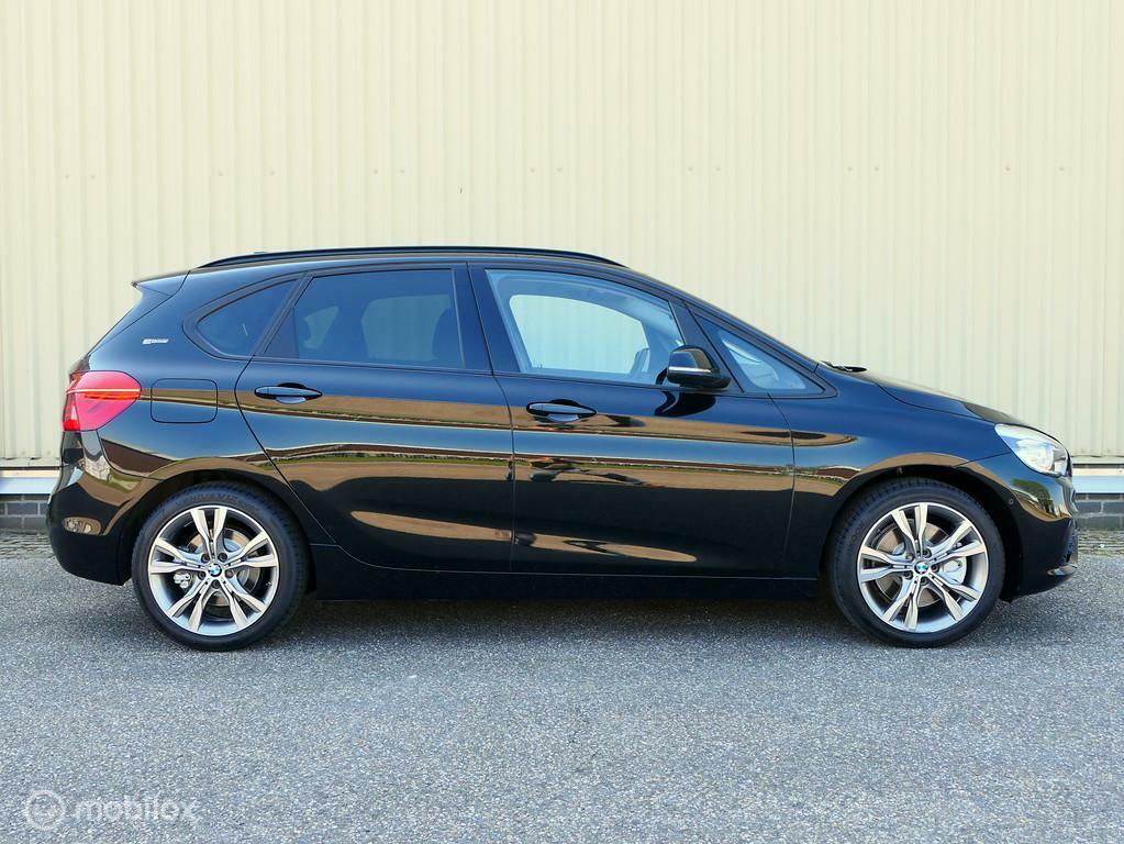 BMW 2 Serie BMW 2-serie Active Tourer 225XE Sport Line – leer – LED – 18 inch