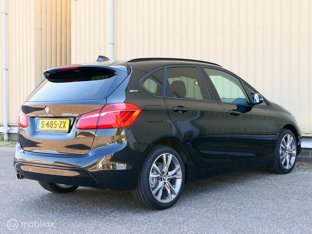 BMW 2 Serie BMW 2-serie Active Tourer 225XE Sport Line – leer – LED – 18 inch