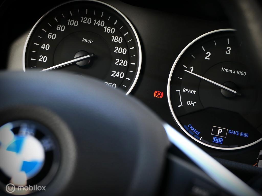 BMW 2 Serie BMW 2-serie Active Tourer 225XE Sport Line – leer – LED – 18 inch