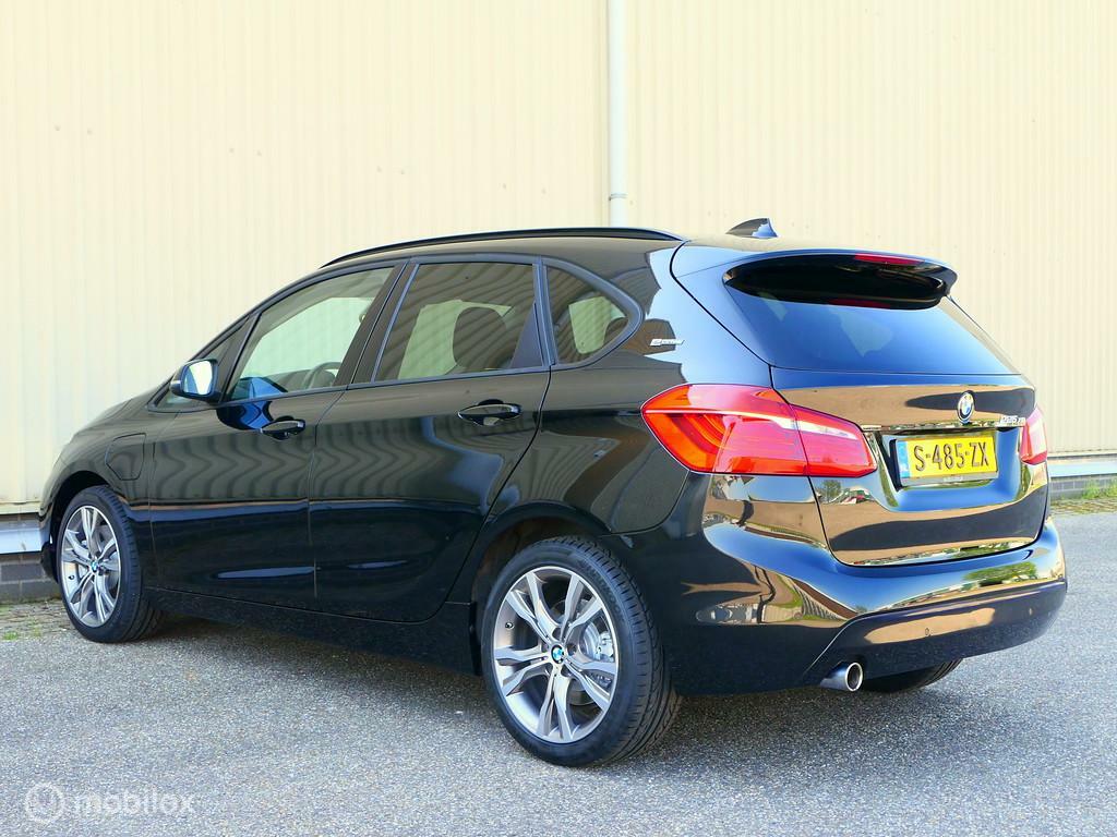 BMW 2 Serie BMW 2-serie Active Tourer 225XE Sport Line – leer – LED – 18 inch