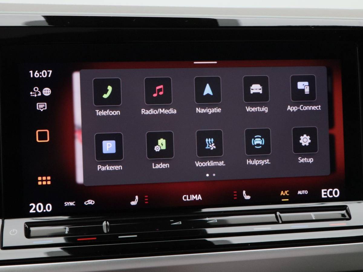 Volkswagen Multivan Volkswagen Bedrijfswagens Multivan Bulli L2 1.5 eHybrid EU6 180 kW/245pk DSG 4Motion | Incl BTW/BPM | 7 zitplaatsen vis-a-vis | Trekhaak | Stoelverwarming | Verlaagd onderstel dynamisch | 19″ Halmstad lichtmetaal  l Wordt verwacht 2 maart |