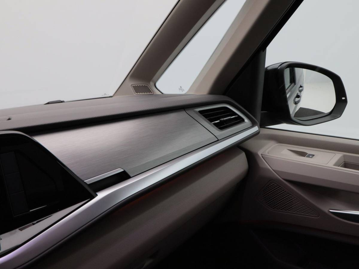 Volkswagen Multivan Volkswagen Bedrijfswagens Multivan Bulli L2 1.5 eHybrid EU6 180 kW/245pk DSG 4Motion | Incl BTW/BPM | 7 zitplaatsen vis-a-vis | Trekhaak | Stoelverwarming | Verlaagd onderstel dynamisch | 19″ Halmstad lichtmetaal  l Wordt verwacht 2 maart |