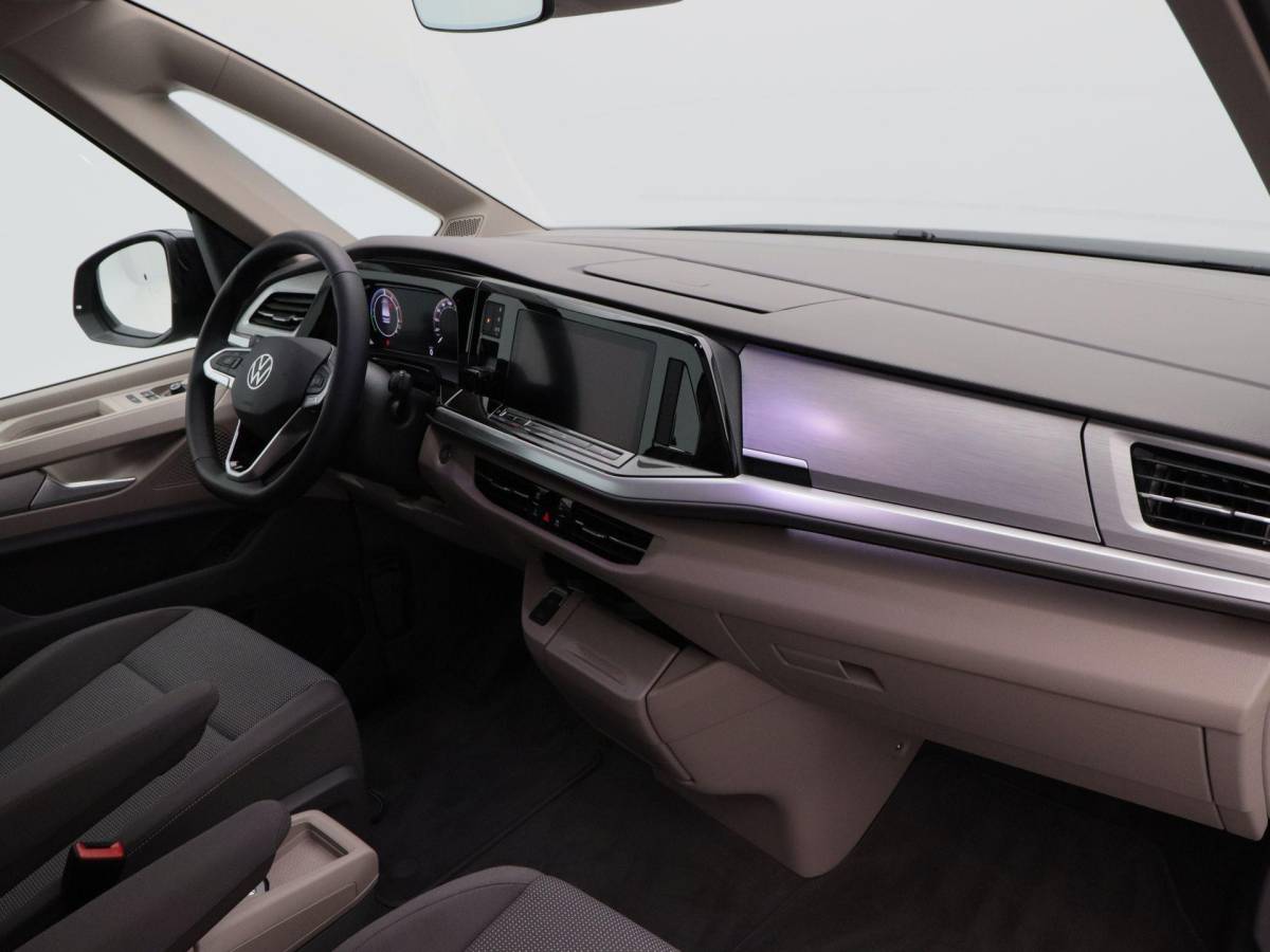 Volkswagen Multivan Volkswagen Bedrijfswagens Multivan Bulli L2 1.5 eHybrid EU6 180 kW/245pk DSG 4Motion | Incl BTW/BPM | 7 zitplaatsen vis-a-vis | Trekhaak | Stoelverwarming | Verlaagd onderstel dynamisch | 19″ Halmstad lichtmetaal  l Wordt verwacht 2 maart |