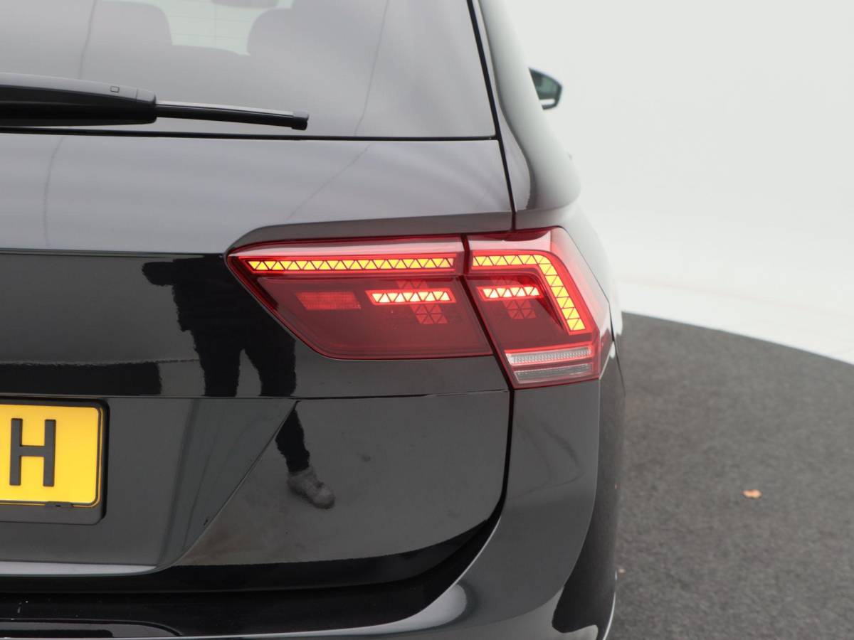 Volkswagen Tiguan Allspace Volkswagen Tiguan Allspace 1.5 TSi 150 Pk Automaat Elegance 7-Persoons | Adaptive Cruise | Full Led | Camera | Stoel Verwarming | 18 Inch | 33.070 Km!!