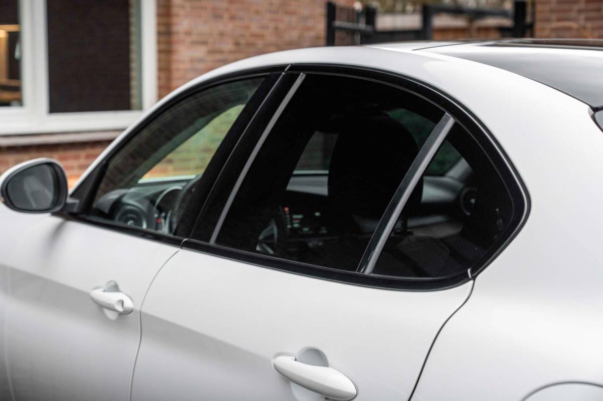 Alfa Romeo Giulia Alfa Romeo Giulia 2.0T Super 200 PK Aut. Pano Keyless Half/Leder Xenon 19”