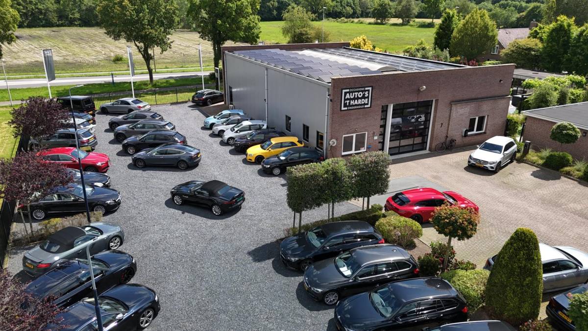 Alfa Romeo Giulia Alfa Romeo Giulia 2.0T Super 200 PK Aut. Pano Keyless Half/Leder Xenon 19”