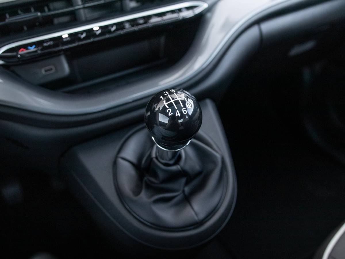 Fiat 500 Fiat 500 Hybrid La Prima | Clima | LED | PDC | JBL Premium Audio | 17″ | Camera | Canneloni Ivory/Piombo interieur