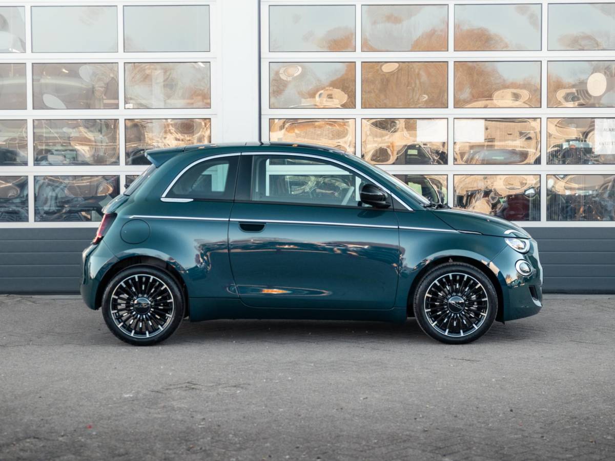 Fiat 500 Fiat 500 Hybrid La Prima | Clima | LED | PDC | JBL Premium Audio | 17″ | Camera | Canneloni Ivory/Piombo interieur