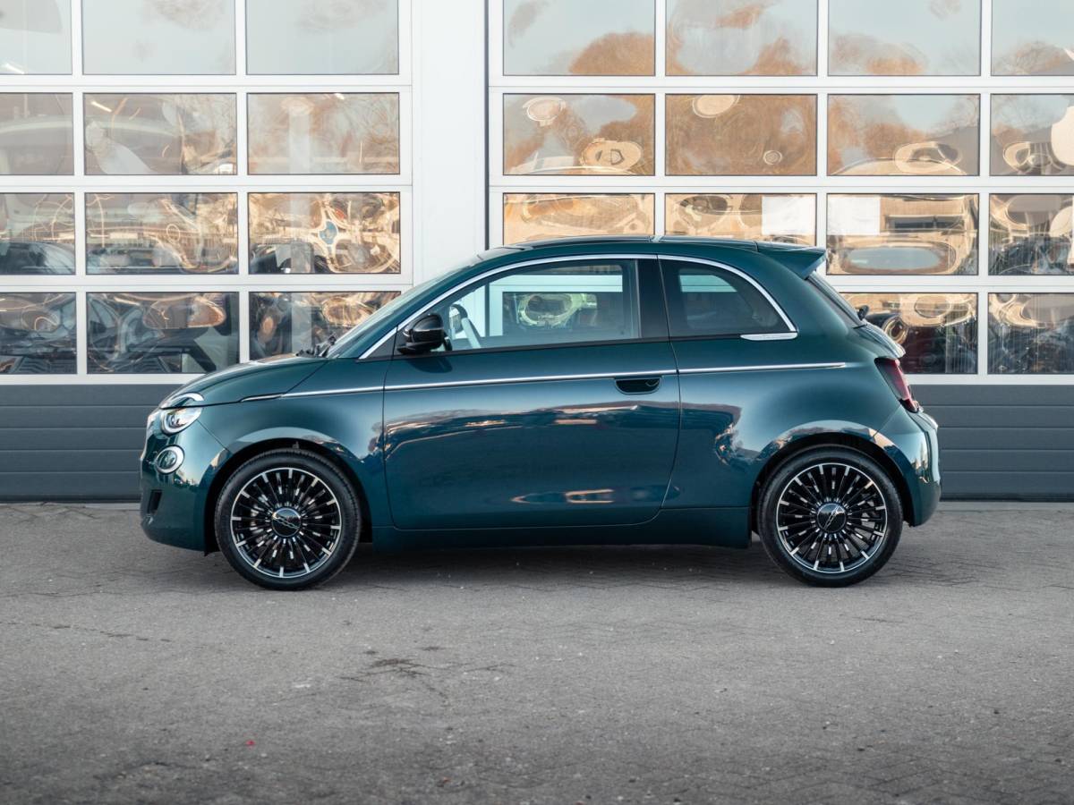 Fiat 500 Fiat 500 Hybrid La Prima | Clima | LED | PDC | JBL Premium Audio | 17″ | Camera | Canneloni Ivory/Piombo interieur