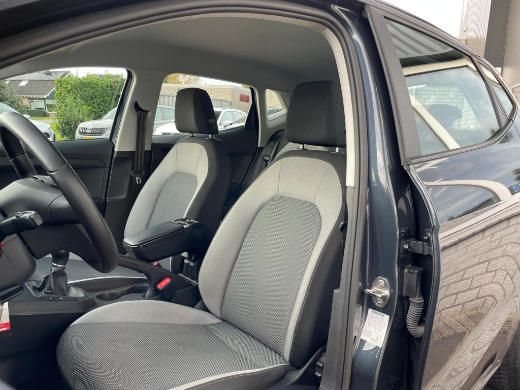 SEAT Ibiza Seat Ibiza 1.0 TSI Business intense, Stoelverwarming, Stuurwielbediening, DAB+, PDC