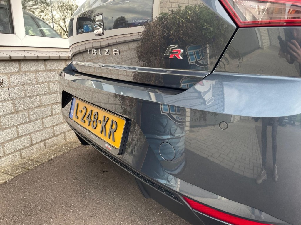 SEAT Ibiza Seat Ibiza 1.0 TSI Business intense, Stoelverwarming, Stuurwielbediening, DAB+, PDC