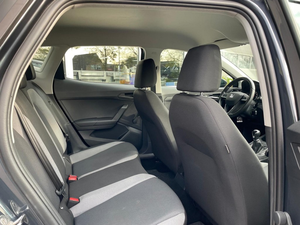 SEAT Ibiza Seat Ibiza 1.0 TSI Business intense, Stoelverwarming, Stuurwielbediening, DAB+, PDC