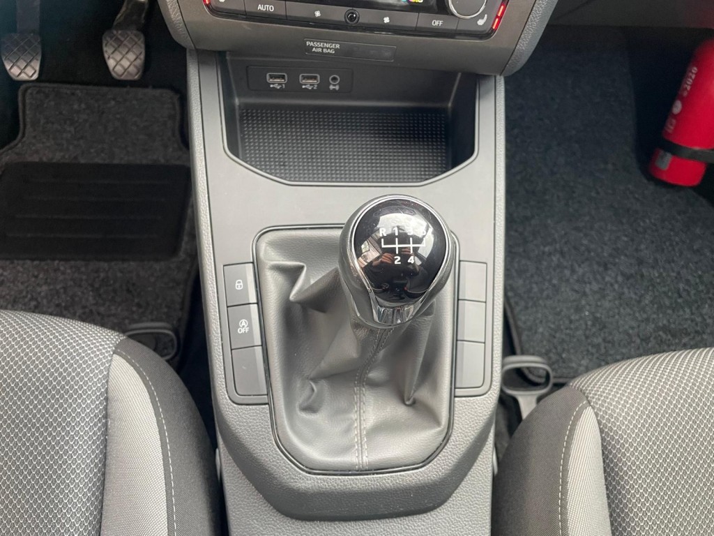 SEAT Ibiza Seat Ibiza 1.0 TSI Business intense, Stoelverwarming, Stuurwielbediening, DAB+, PDC