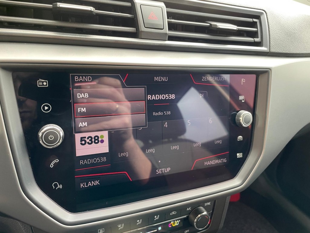 SEAT Ibiza Seat Ibiza 1.0 TSI Business intense, Stoelverwarming, Stuurwielbediening, DAB+, PDC