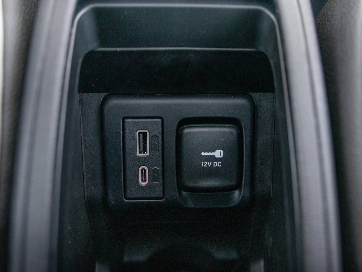 Fiat 500 Fiat 500 Hybrid La Prima | Clima | LED | PDC | JBL Premium Audio | 17″ | Camera | Canneloni Ivory/Piombo interieur