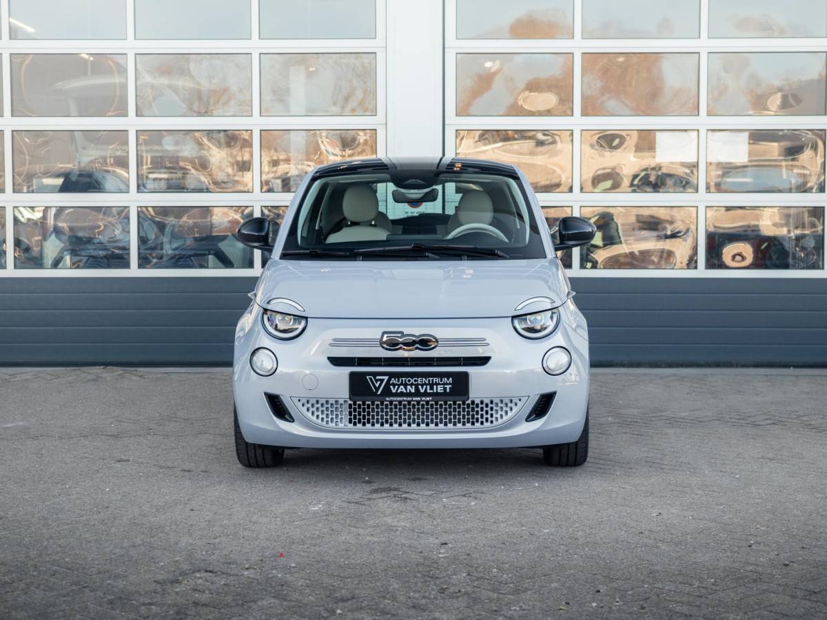 Fiat 500 Fiat 500 Hybrid La Prima | Clima | LED | PDC | JBL Premium Audio | 17″ | Camera | Canneloni Ivory/Piombo interieur