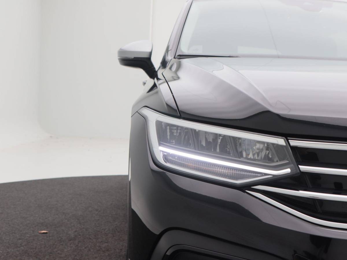 Volkswagen Tiguan Allspace Volkswagen Tiguan Allspace 1.5 TSi 150 Pk Automaat Move 7p. | Trekhaak | Panorama Dak | Adaptive Cruise | Camera | Stoelverwarming| 18 Inch | 34.080 Km !!