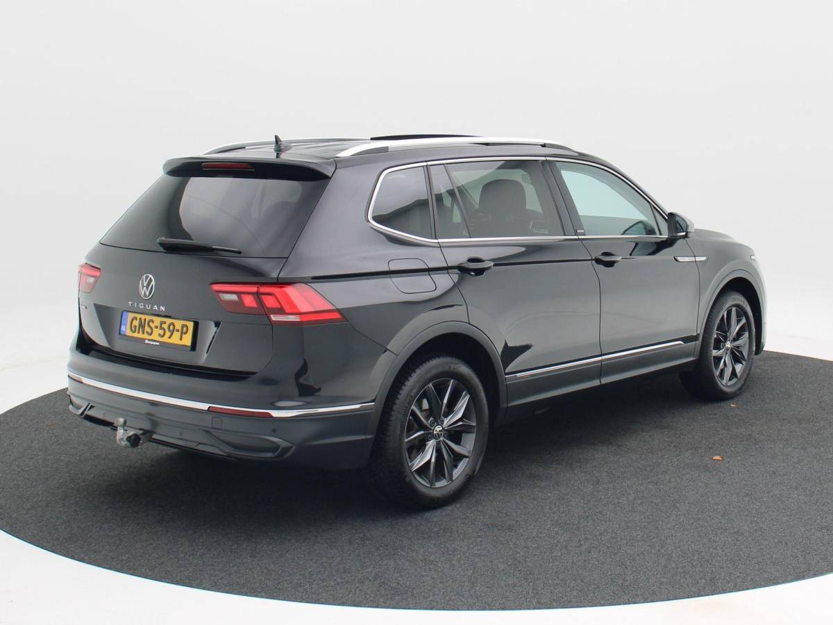 Volkswagen Tiguan Allspace Volkswagen Tiguan Allspace 1.5 TSi 150 Pk Automaat Move 7p. | Trekhaak | Panorama Dak | Adaptive Cruise | Camera | Stoelverwarming| 18 Inch | 34.080 Km !!