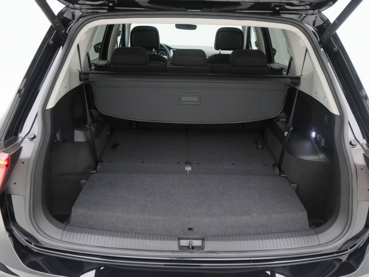 Volkswagen Tiguan Allspace Volkswagen Tiguan Allspace 1.5 TSi 150 Pk Automaat Move 7p. | Trekhaak | Panorama Dak | Adaptive Cruise | Camera | Stoelverwarming| 18 Inch | 34.080 Km !!