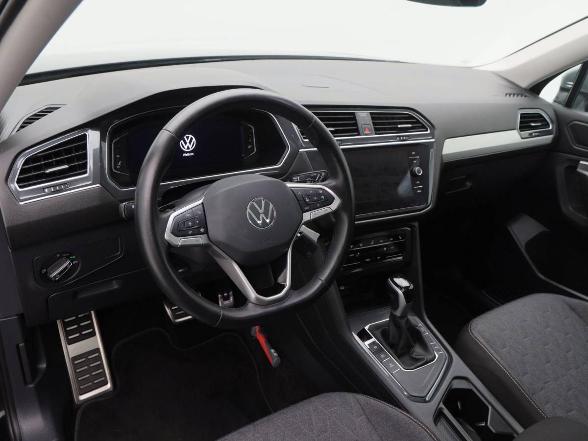 Volkswagen Tiguan Allspace Volkswagen Tiguan Allspace 1.5 TSi 150 Pk Automaat Move 7p. | Trekhaak | Panorama Dak | Adaptive Cruise | Camera | Stoelverwarming| 18 Inch | 34.080 Km !!