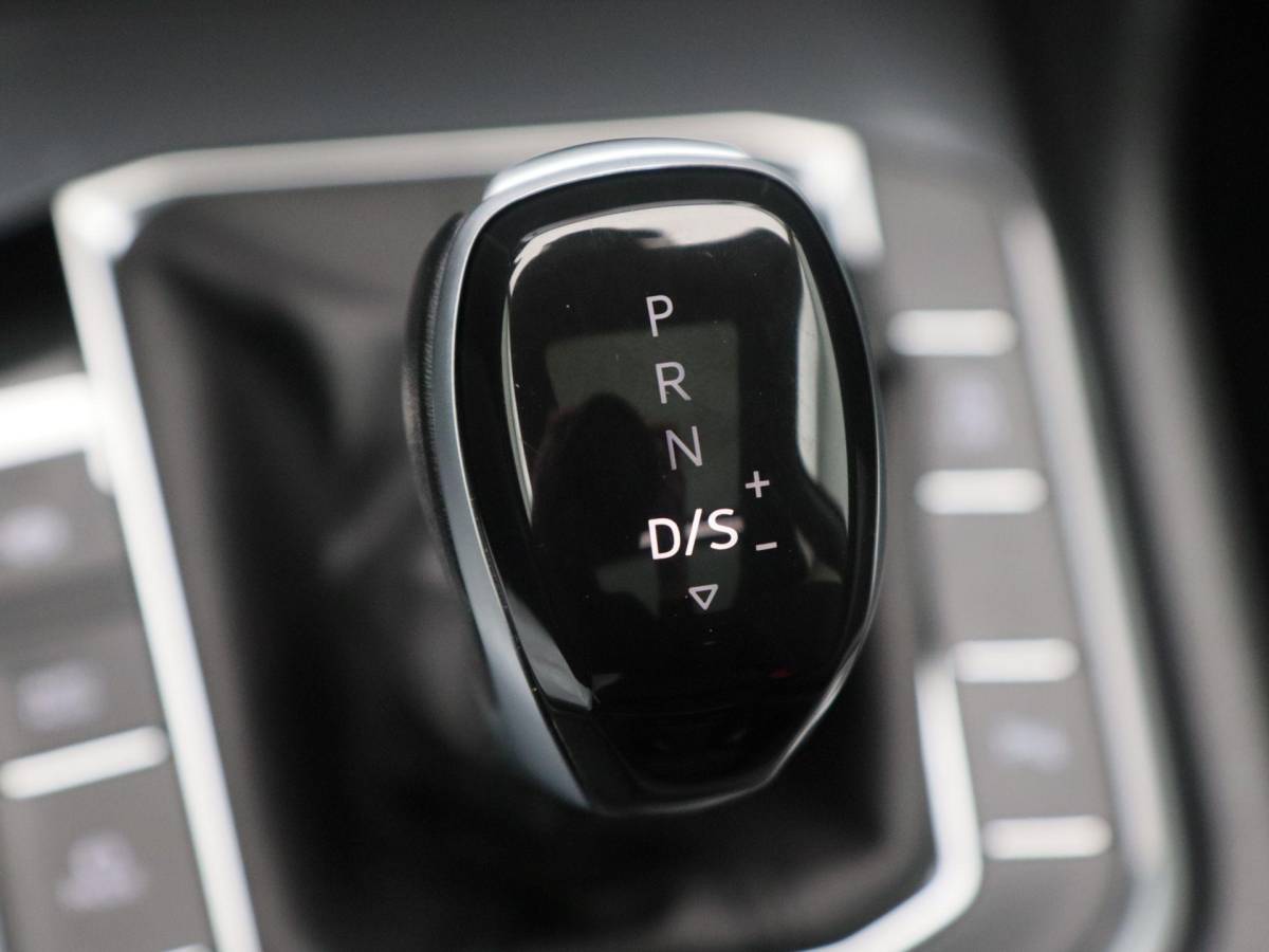 Volkswagen Tiguan Allspace Volkswagen Tiguan Allspace 1.5 TSi 150 Pk Automaat Move 7p. | Trekhaak | Panorama Dak | Adaptive Cruise | Camera | Stoelverwarming| 18 Inch | 34.080 Km !!