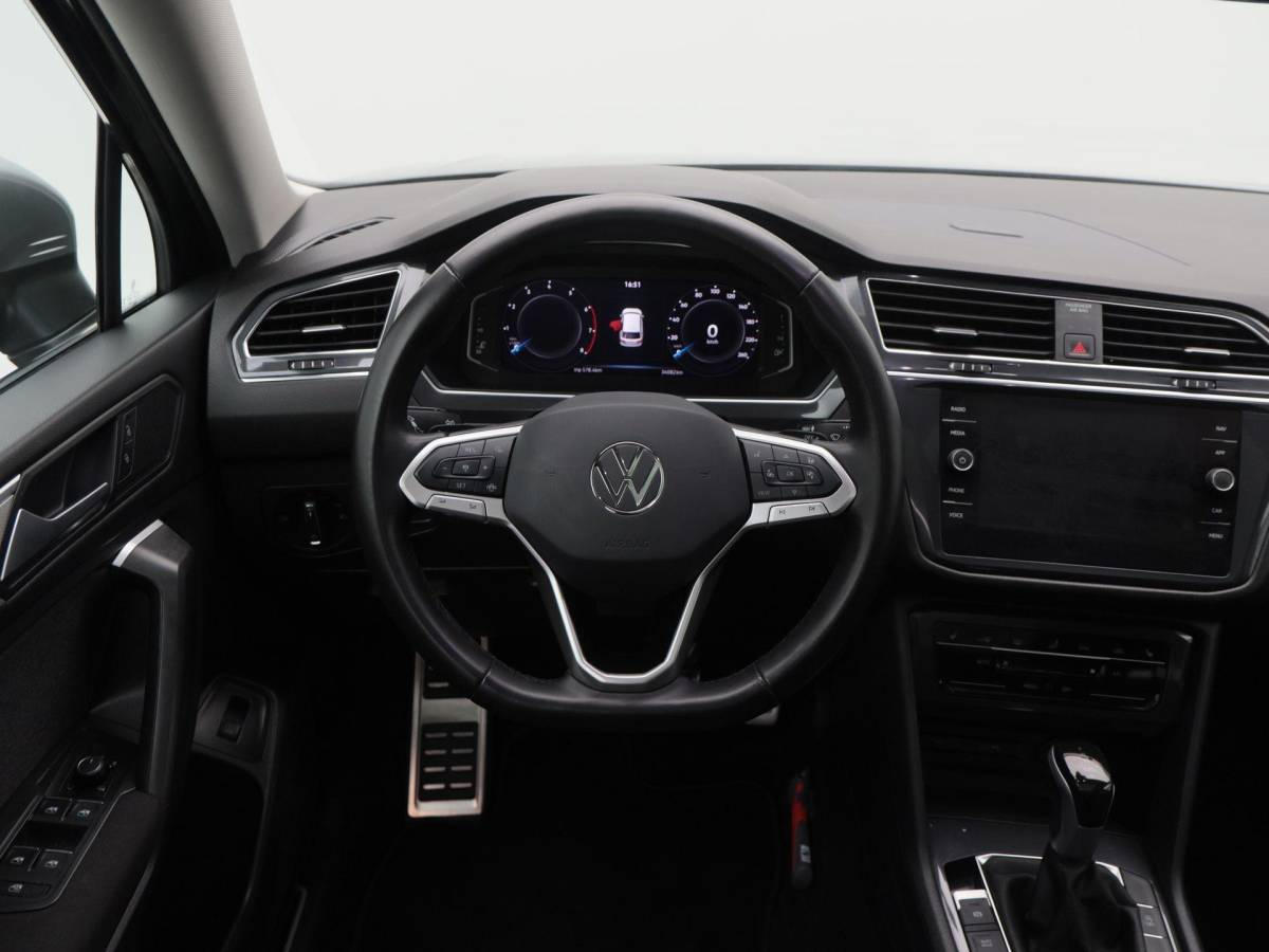 Volkswagen Tiguan Allspace Volkswagen Tiguan Allspace 1.5 TSi 150 Pk Automaat Move 7p. | Trekhaak | Panorama Dak | Adaptive Cruise | Camera | Stoelverwarming| 18 Inch | 34.080 Km !!