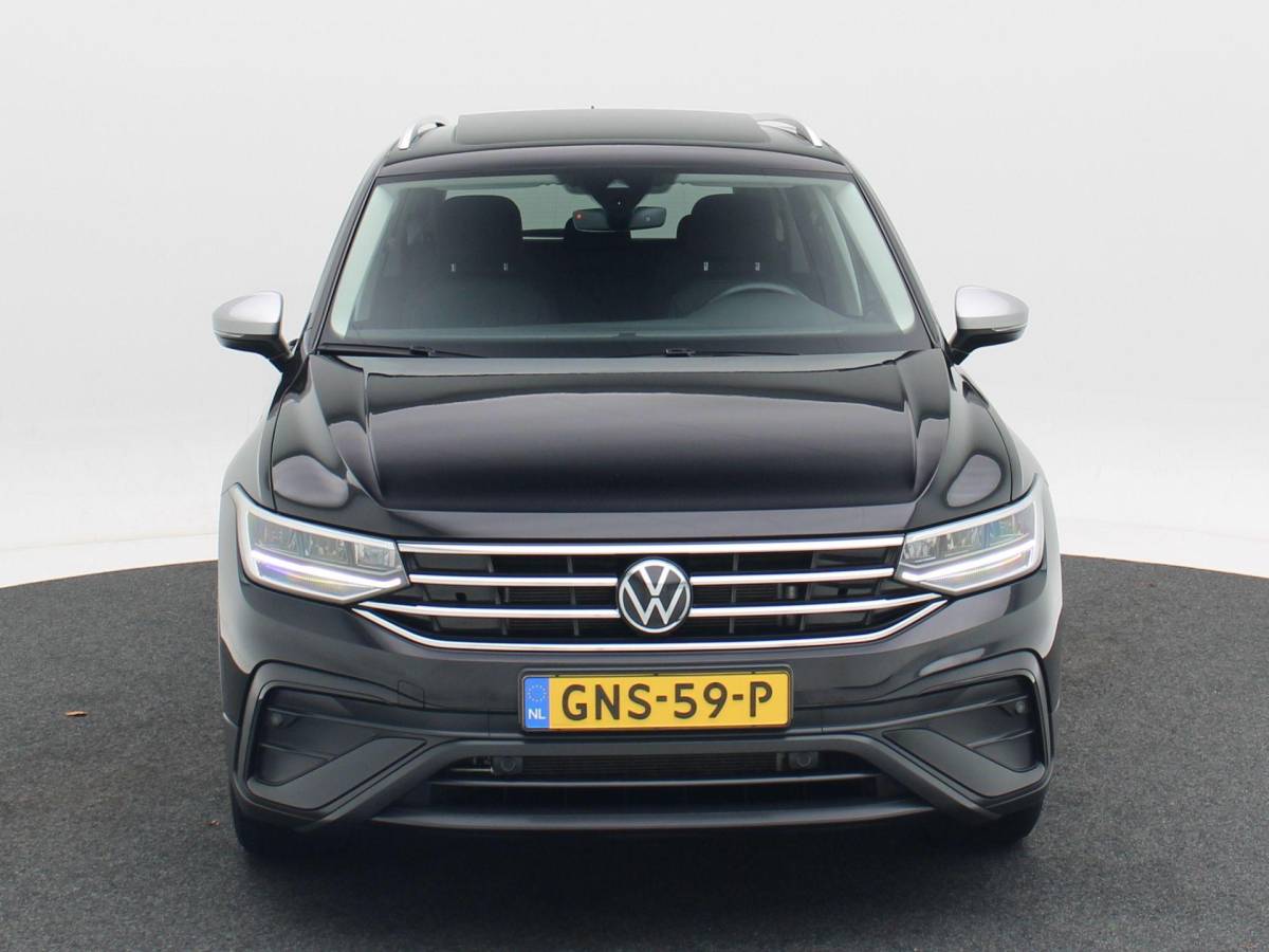 Volkswagen Tiguan Allspace Volkswagen Tiguan Allspace 1.5 TSi 150 Pk Automaat Move 7p. | Trekhaak | Panorama Dak | Adaptive Cruise | Camera | Stoelverwarming| 18 Inch | 34.080 Km !!