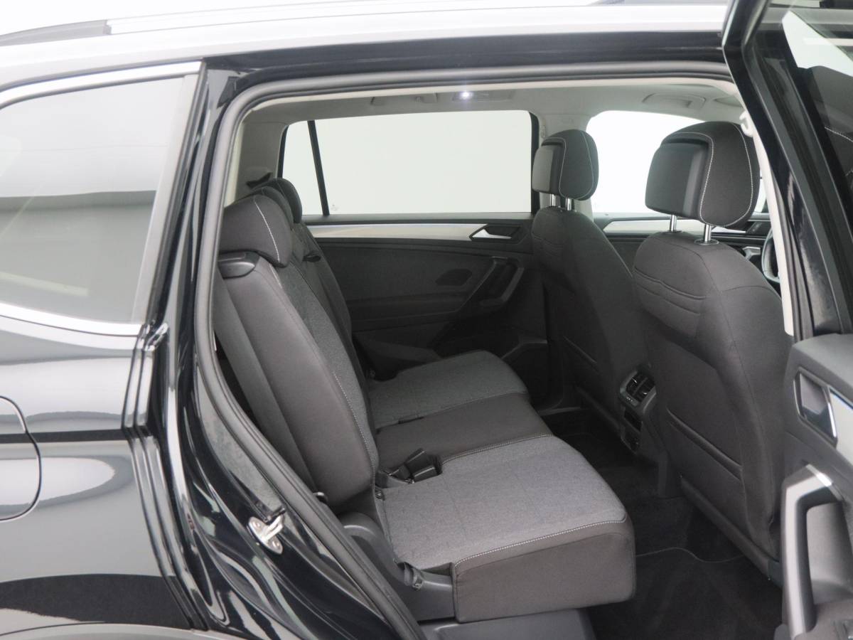 Volkswagen Tiguan Allspace Volkswagen Tiguan Allspace 1.5 TSi 150 Pk Automaat Move 7p. | Trekhaak | Panorama Dak | Adaptive Cruise | Camera | Stoelverwarming| 18 Inch | 34.080 Km !!
