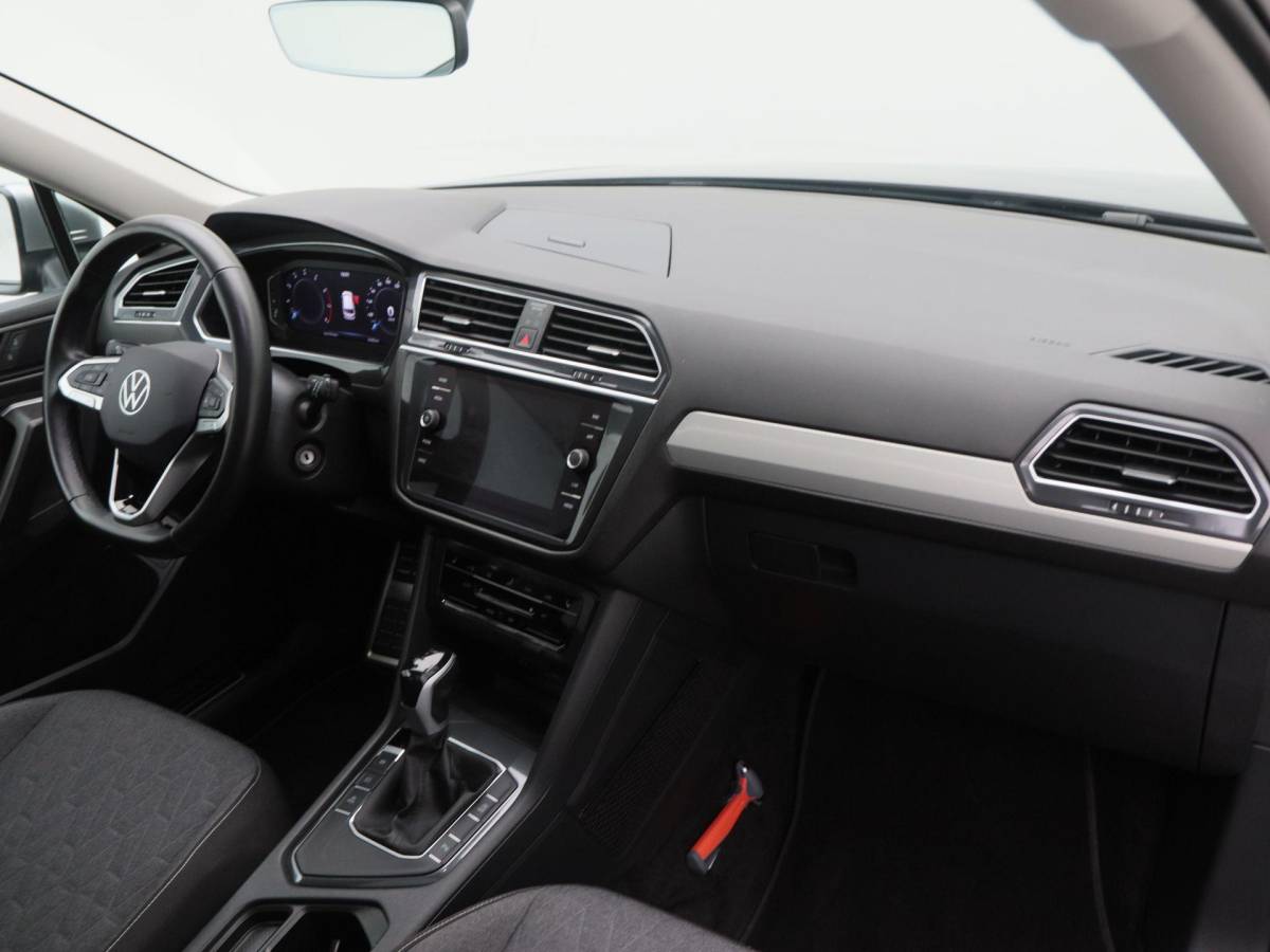 Volkswagen Tiguan Allspace Volkswagen Tiguan Allspace 1.5 TSi 150 Pk Automaat Move 7p. | Trekhaak | Panorama Dak | Adaptive Cruise | Camera | Stoelverwarming| 18 Inch | 34.080 Km !!