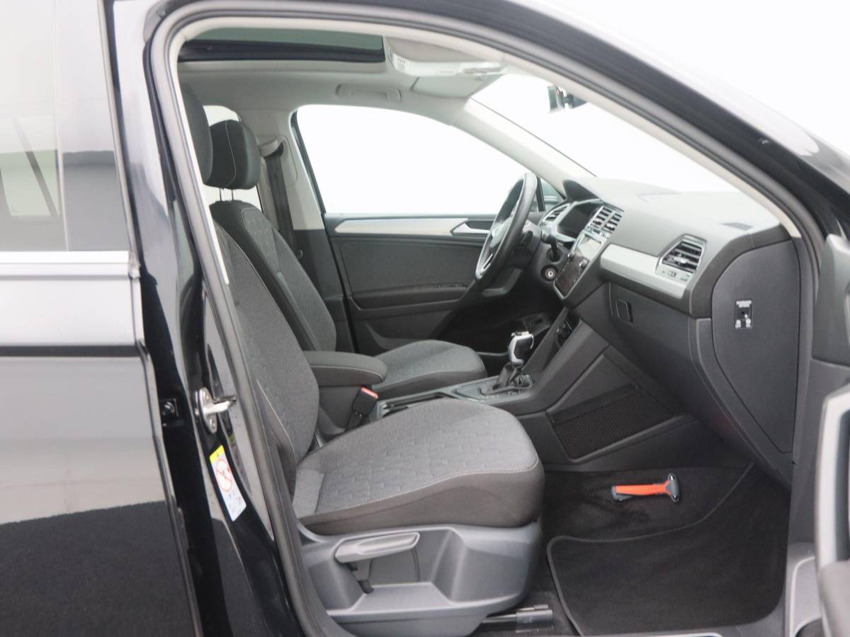 Volkswagen Tiguan Allspace Volkswagen Tiguan Allspace 1.5 TSi 150 Pk Automaat Move 7p. | Trekhaak | Panorama Dak | Adaptive Cruise | Camera | Stoelverwarming| 18 Inch | 34.080 Km !!