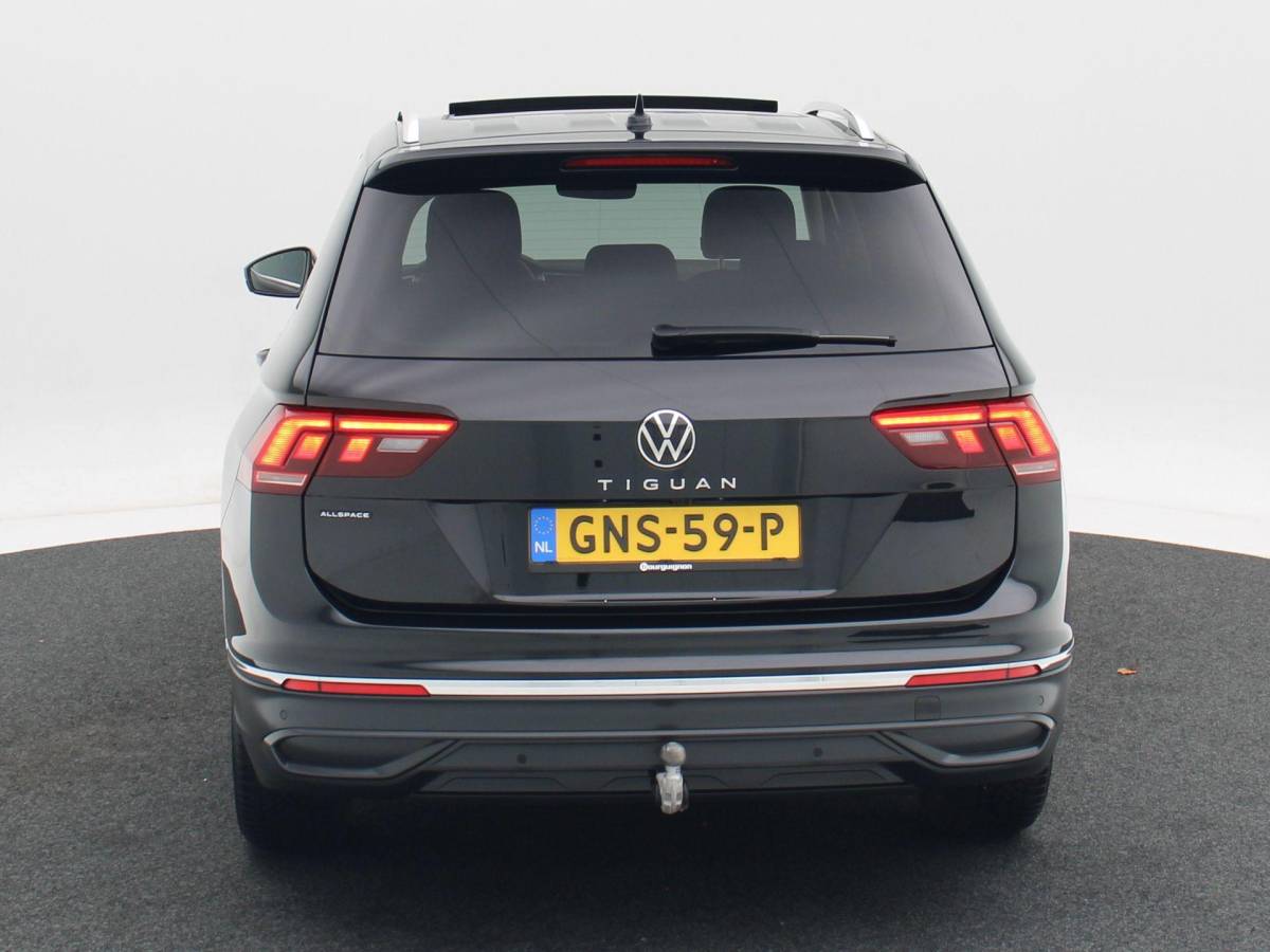 Volkswagen Tiguan Allspace Volkswagen Tiguan Allspace 1.5 TSi 150 Pk Automaat Move 7p. | Trekhaak | Panorama Dak | Adaptive Cruise | Camera | Stoelverwarming| 18 Inch | 34.080 Km !!