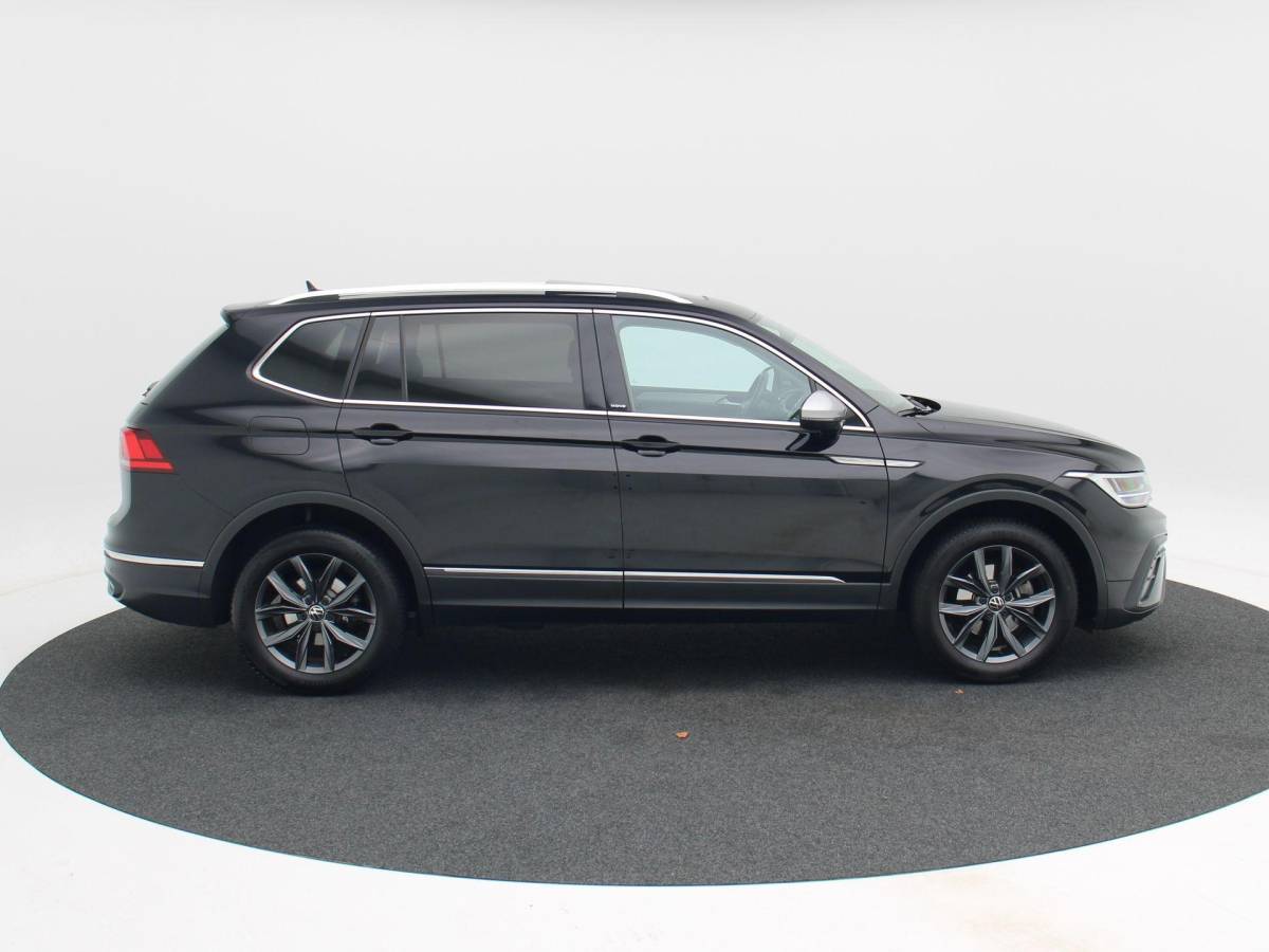 Volkswagen Tiguan Allspace Volkswagen Tiguan Allspace 1.5 TSi 150 Pk Automaat Move 7p. | Trekhaak | Panorama Dak | Adaptive Cruise | Camera | Stoelverwarming| 18 Inch | 34.080 Km !!